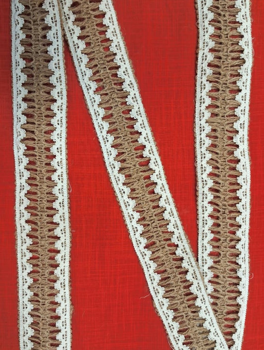 Rustic Jute Lace Trim with Dual White Cotton Crochet Edging – 6.5 cm Wide Decorative Burlap Ribbon for Crafts, Gift Wrapping, DIY & Wedding Decor