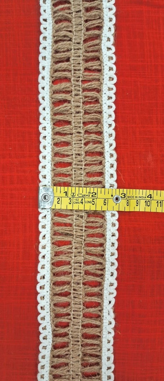 Rustic Jute Lace Trim with White Cotton Crochet Edging – 6.5 cm Wide Natural Burlap Ribbon for Crafts, Gift Wrapping, Wedding & Home Décor