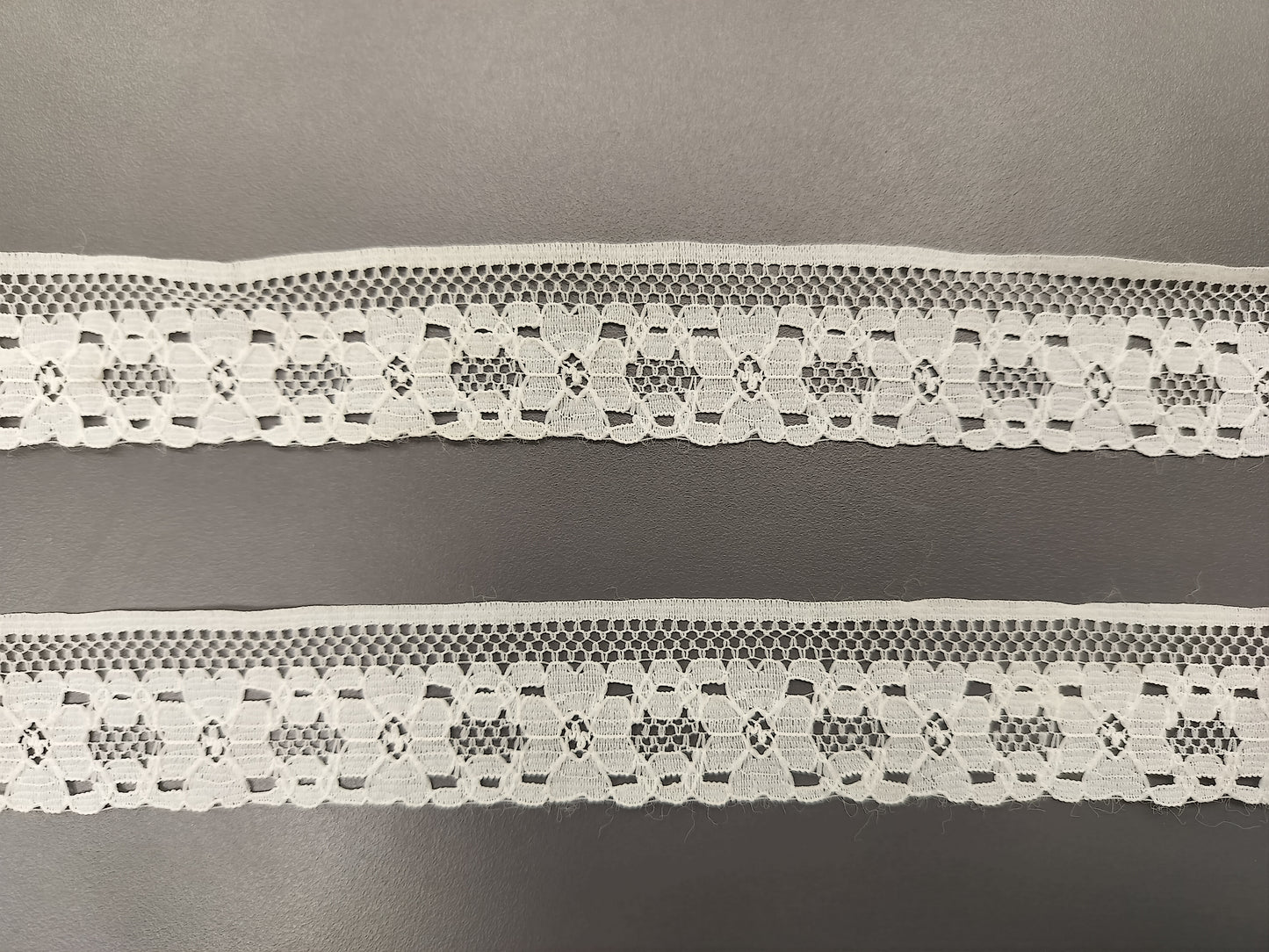 White Nylon Lace Trim – 3.25 cm Wide, Floral Geometric Design – Sewing, Dressmaking, DIY Crafts & Décor