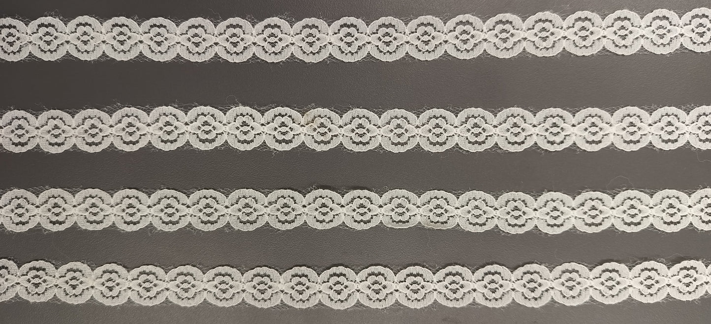 White Nylon Daisy Chain Lace Trim – Floral Motif Embroidery, 2 cm Wide, for Sewing, Crafts, Dresses, and DIY Decoration